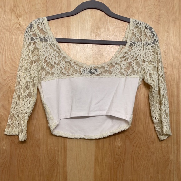 Abercrombie and Finch Crop Top Shirt - Picture 5 of 5